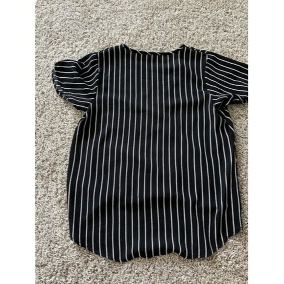 The Outfit Pullover criss cross v neck front striped size small short sleeve top - Picture 9 of 9